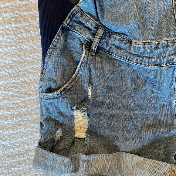Maternity distressed short-alls - Picture 4 of 9